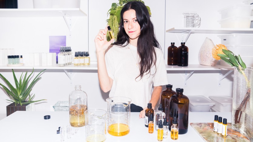 A Natural Beauty Founder On Acne Scars, Eye Oil & Her Favorite DIY Facemask